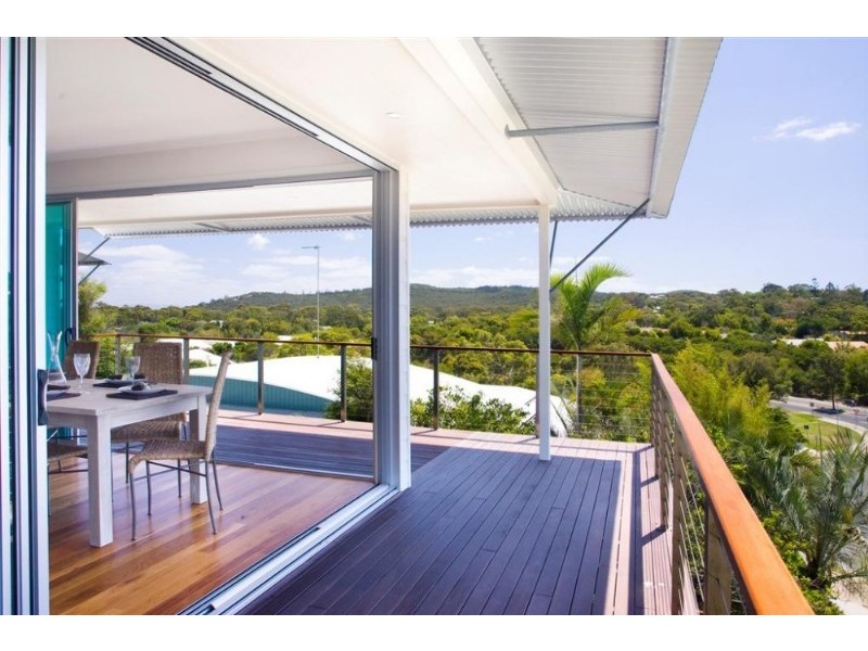 2/71 Southern Cross Parade, Sunrise Beach QLD 4567