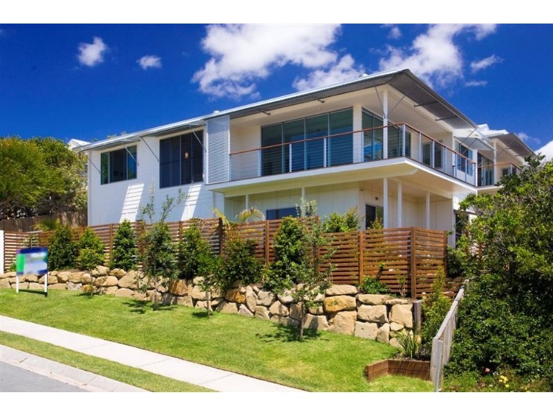 2/71 Southern Cross Parade, Sunrise Beach QLD 4567