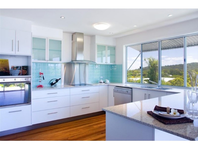 2/71 Southern Cross Parade, Sunrise Beach QLD 4567