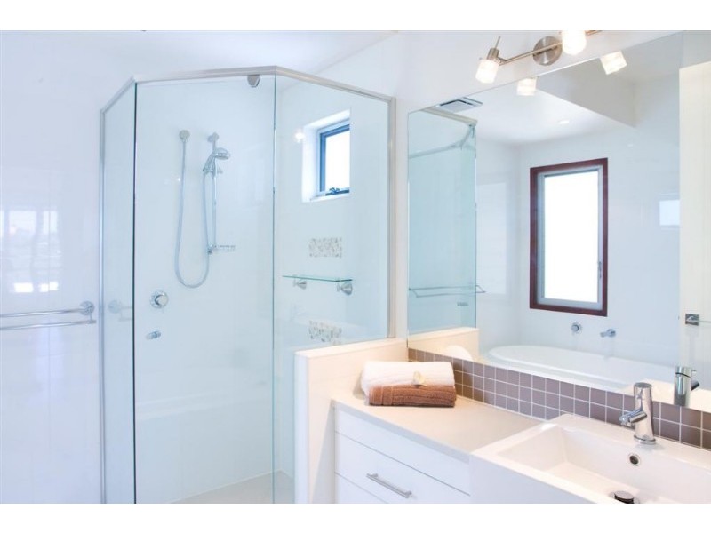 2/71 Southern Cross Parade, Sunrise Beach QLD 4567