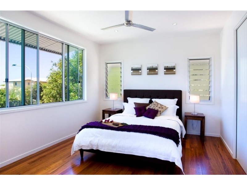 2/71 Southern Cross Parade, Sunrise Beach QLD 4567