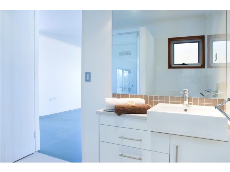 2/71 Southern Cross Parade, Sunrise Beach QLD 4567