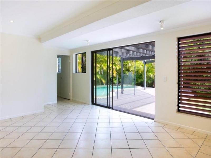 15 Oceania Crescent, Sunshine Beach QLD 4567