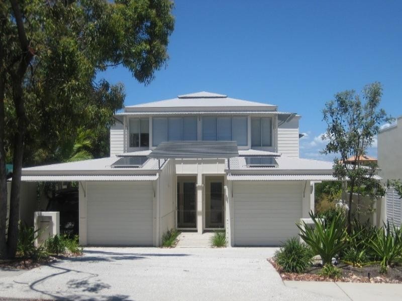 2/8 Hill Street, Sunshine Beach QLD 4567