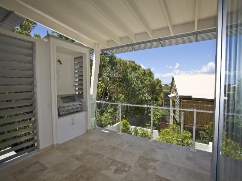 2/8 Hill Street, Sunshine Beach QLD 4567