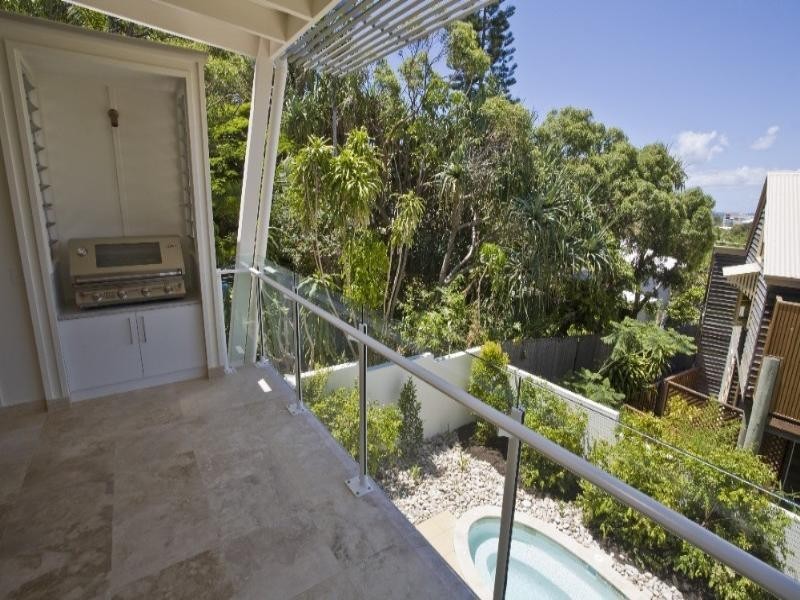 2/8 Hill Street, Sunshine Beach QLD 4567