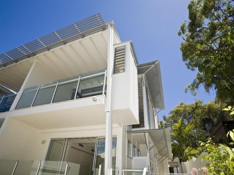 2/8 Hill Street, Sunshine Beach QLD 4567