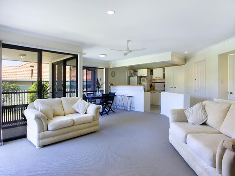 16 Honeyeater Avenue, Noosaville QLD 4566
