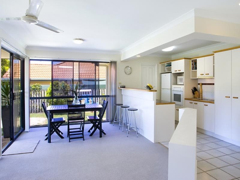 16 Honeyeater Avenue, Noosaville QLD 4566