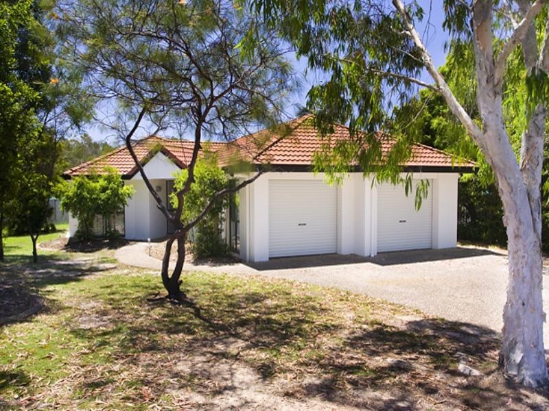 16 Honeyeater Avenue, Noosaville QLD 4566