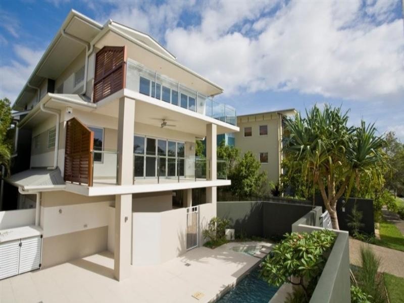 1/15 Albert Street, Noosaville QLD 4566