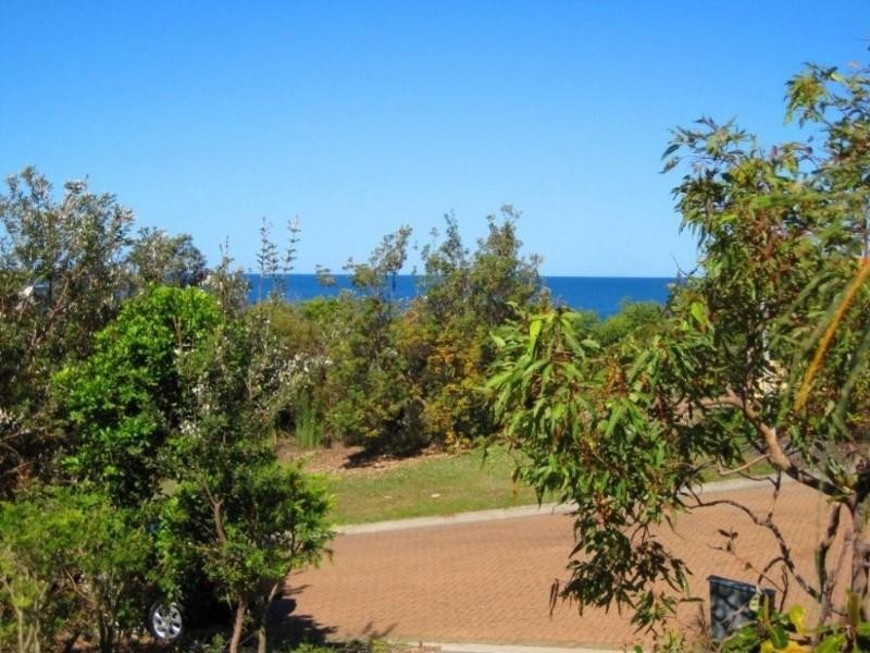 Castaways Beach QLD 4567