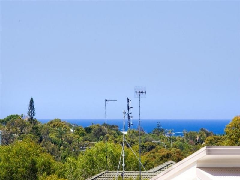 2/71 Southern Cross Parade, Sunrise Beach QLD 4567