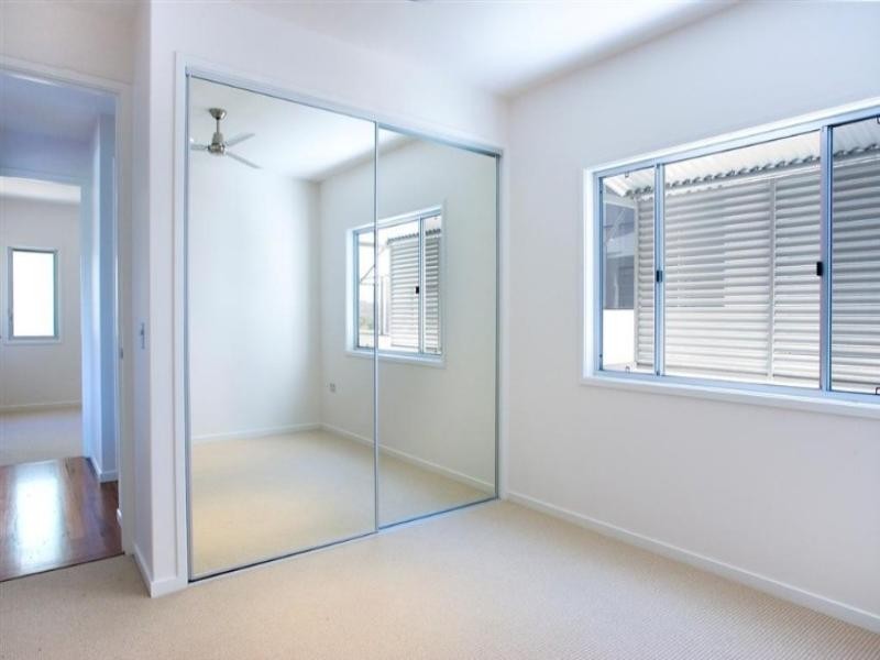 2/71 Southern Cross Parade, Sunrise Beach QLD 4567