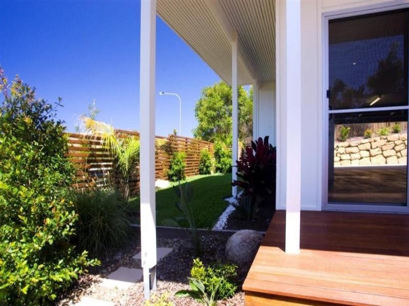 2/71 Southern Cross Parade, Sunrise Beach QLD 4567