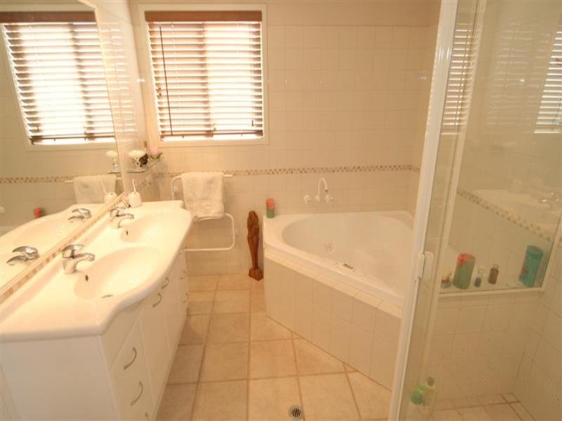 30 Captains Court, Sunrise Beach QLD 4567