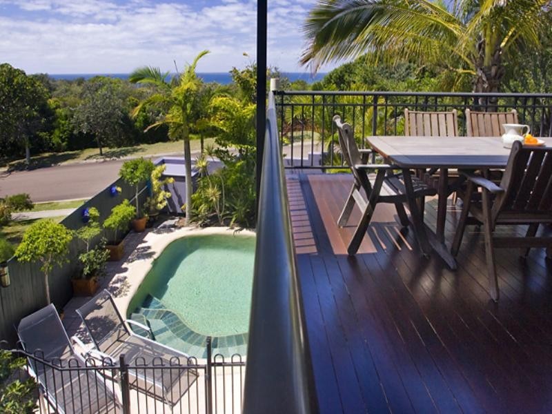 Castaways Beach QLD 4567