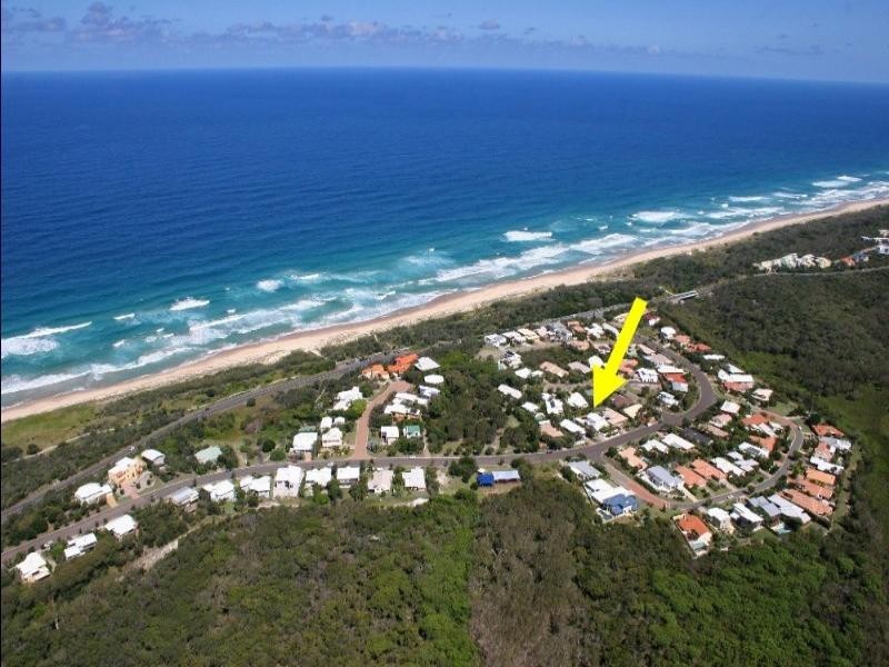 20 Wavecrest Drive, Castaways Beach QLD 4567