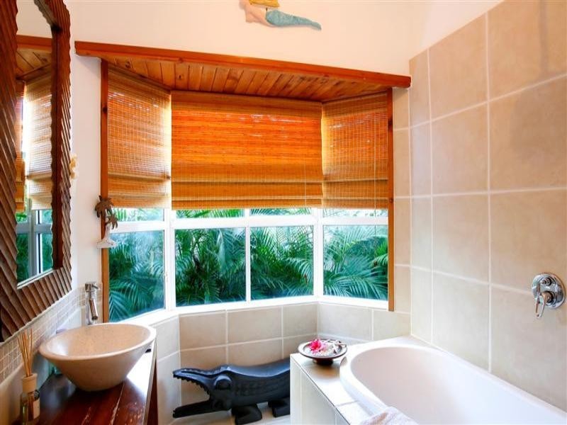 20 Wavecrest Drive, Castaways Beach QLD 4567