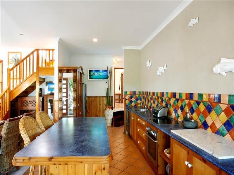 20 Wavecrest Drive, Castaways Beach QLD 4567