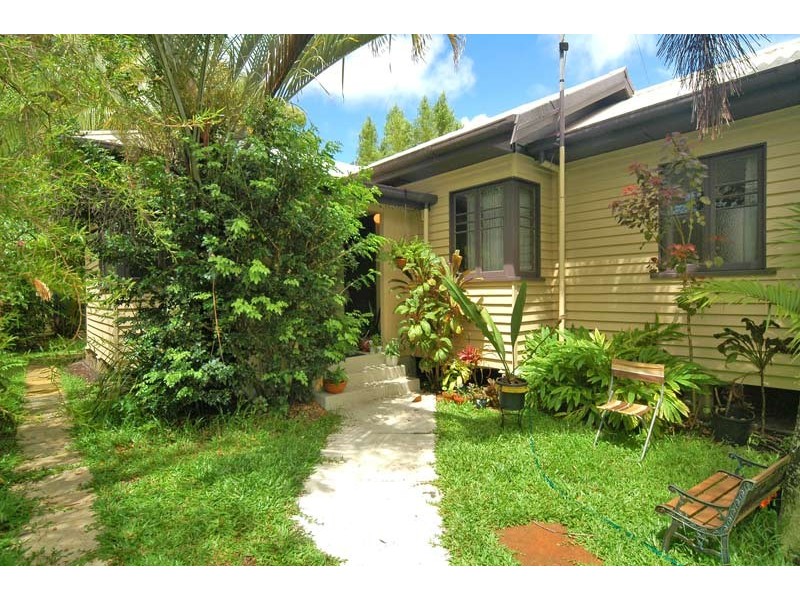 19 Eumundi Road, Noosaville QLD 4566