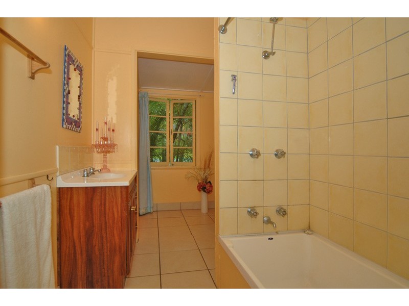 19 Eumundi Road, Noosaville QLD 4566