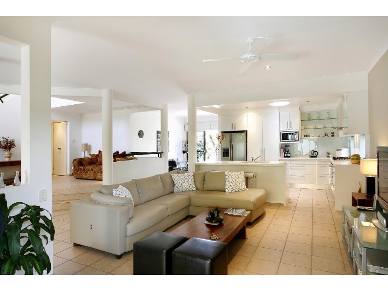 36 Driftwood Drive, Castaways Beach QLD 4567