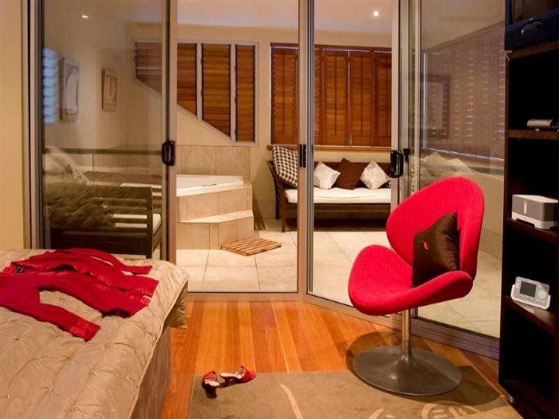 6 Compass Place, Sunrise Beach QLD 4567