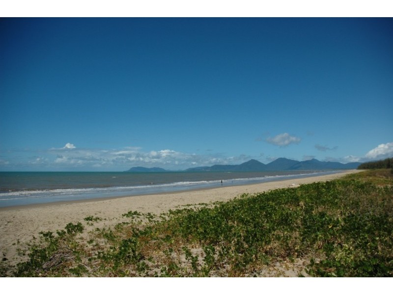 Yorkeys Knob QLD 4878