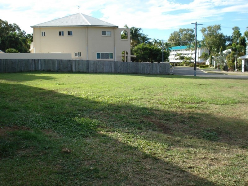 Clifton Beach QLD 4879