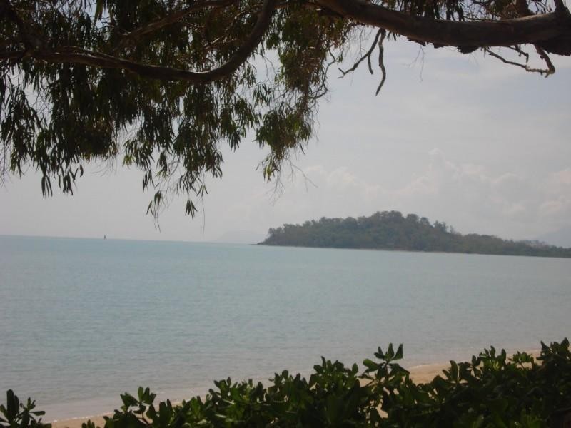 Clifton Beach QLD 4879