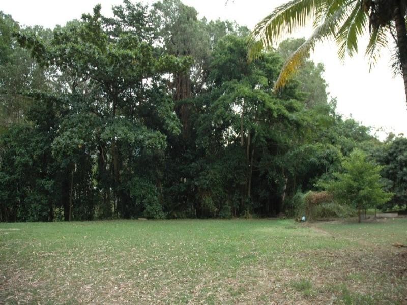 Clifton Beach QLD 4879