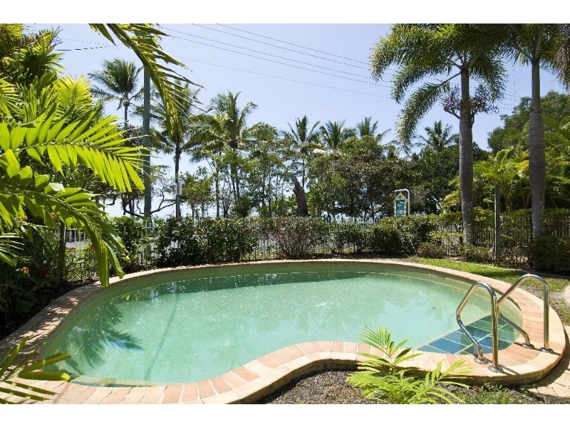 Clifton Beach QLD 4879