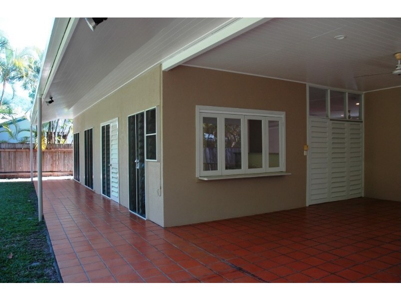 Clifton Beach QLD 4879