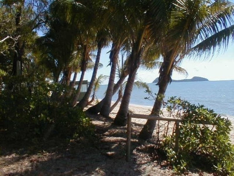 Clifton Beach QLD 4879