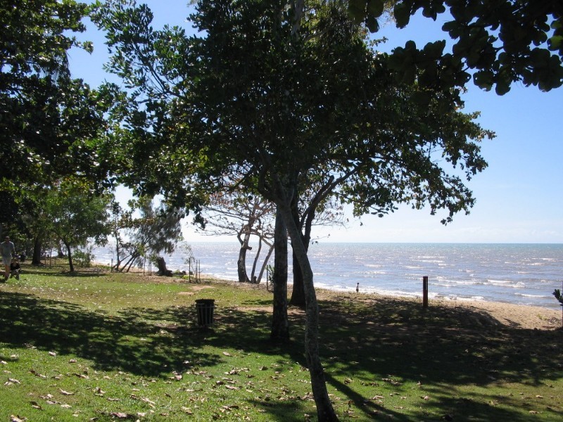 Holloways Beach QLD 4878