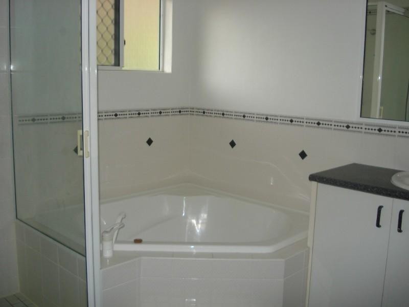 Kewarra Beach QLD 4879