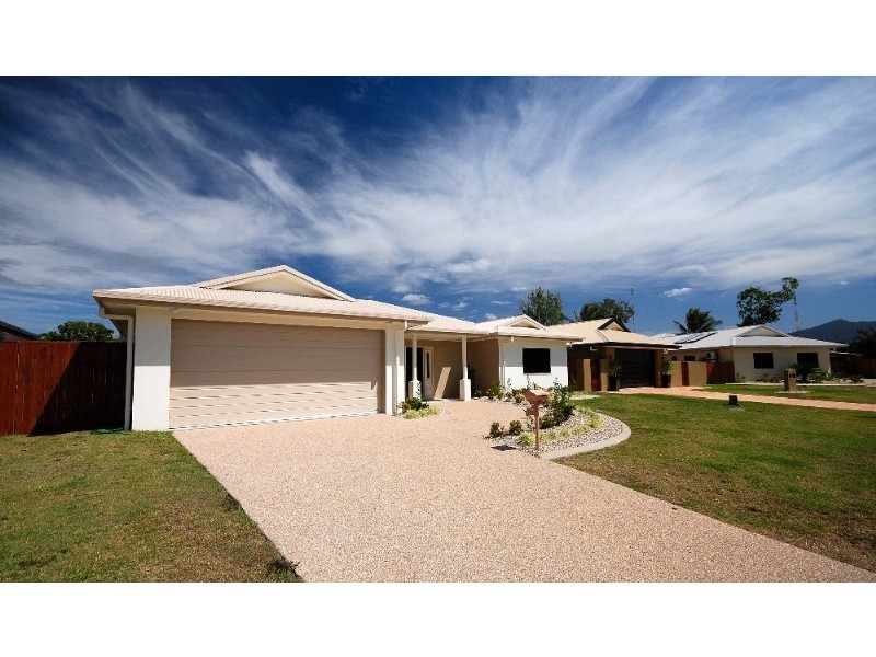 Holloways Beach QLD 4878