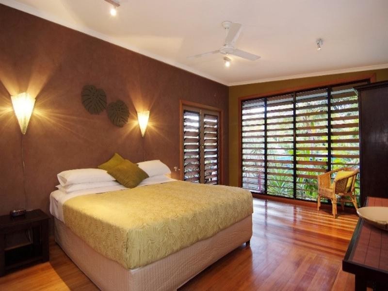 Palm Cove QLD 4879