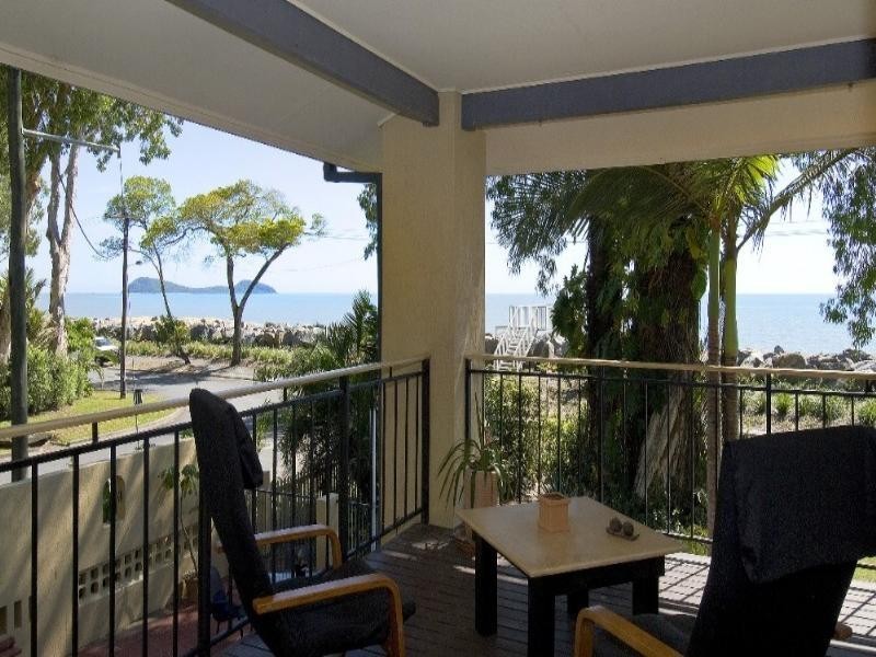 Clifton Beach QLD 4879