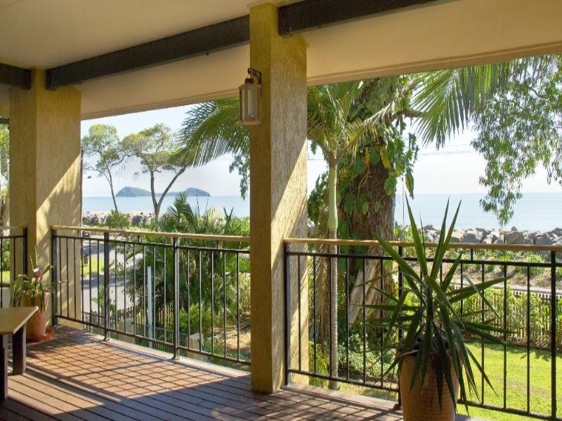 Clifton Beach QLD 4879