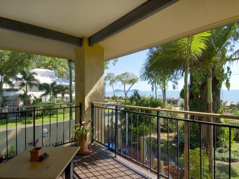 Clifton Beach QLD 4879