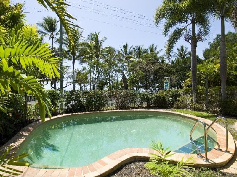 Clifton Beach QLD 4879