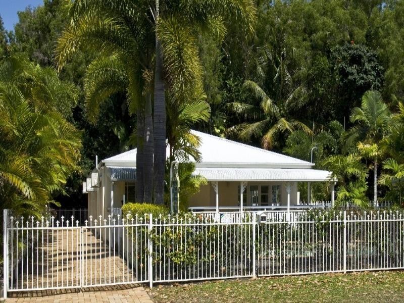 Clifton Beach QLD 4879