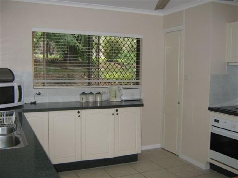 Clifton Beach QLD 4879