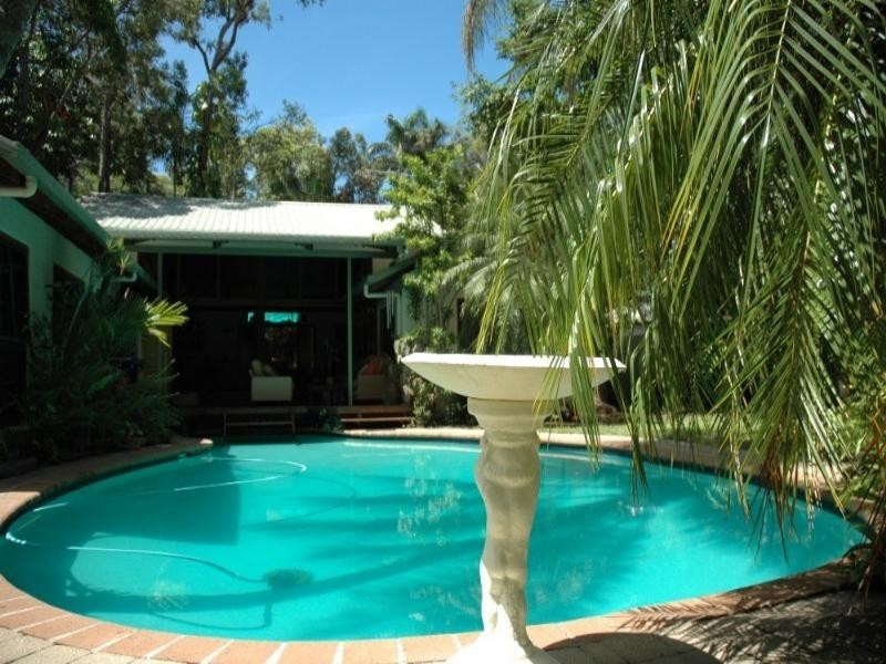 9 Buchan Street, Palm Cove QLD 4879