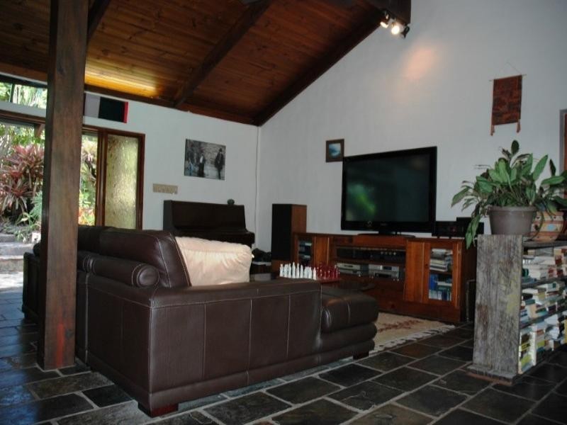9 Buchan Street, Palm Cove QLD 4879