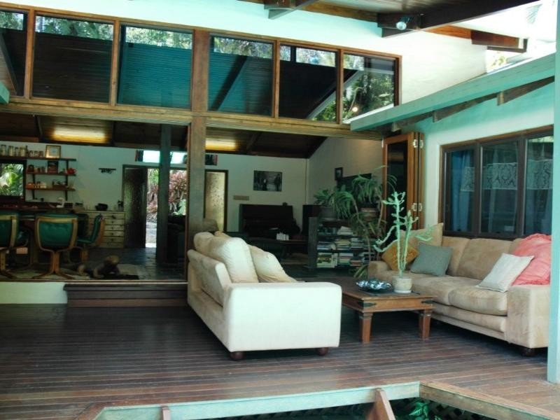 9 Buchan Street, Palm Cove QLD 4879