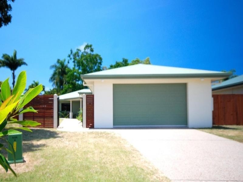 Holloways Beach QLD 4878