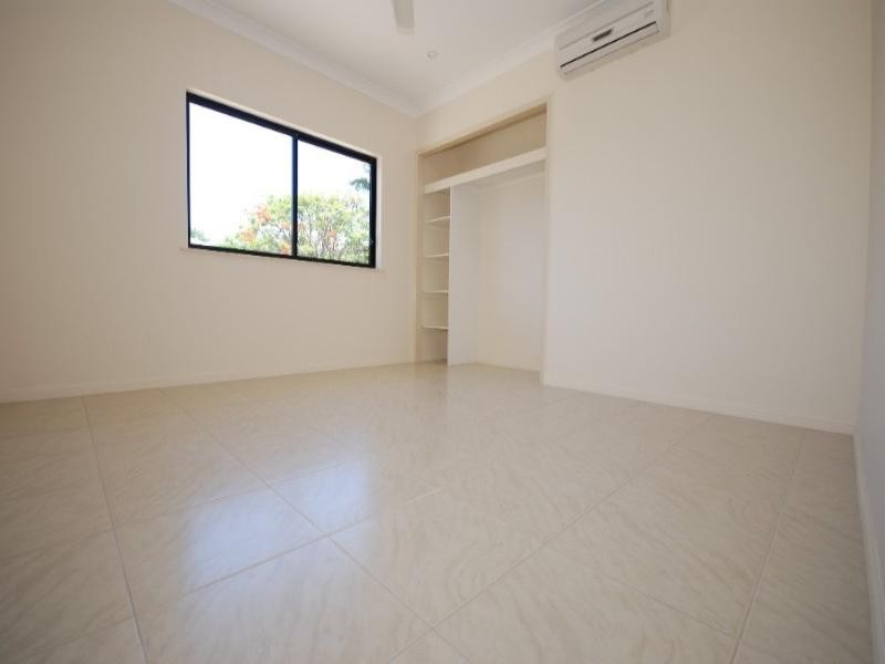 Holloways Beach QLD 4878